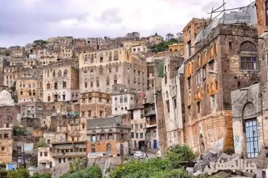 فاجعة في عمران.. مواطن يصفّي أسرة ابن عمه بالكامل ويصيب شقيقه لسبب تافه